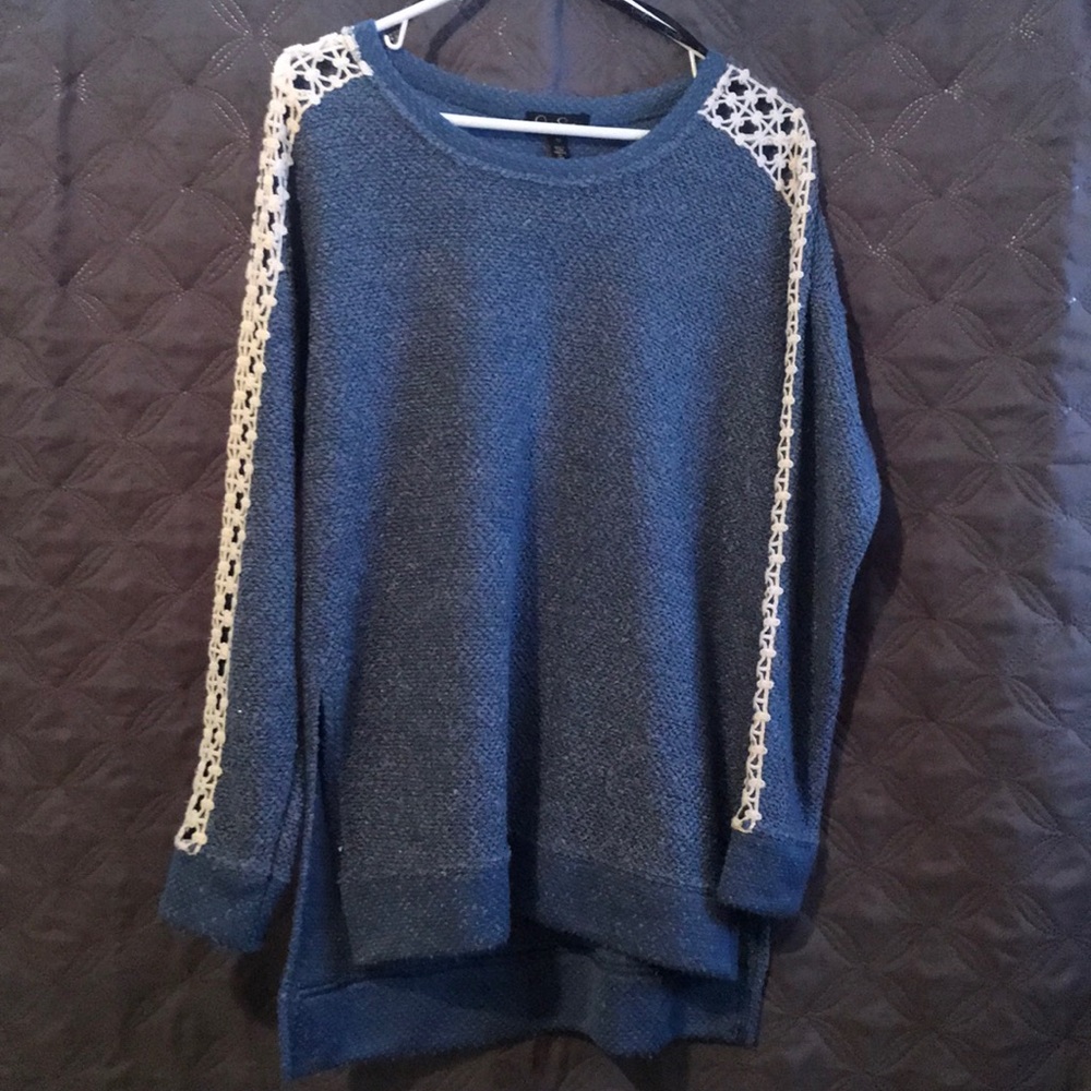 Jessica Simpson sweater